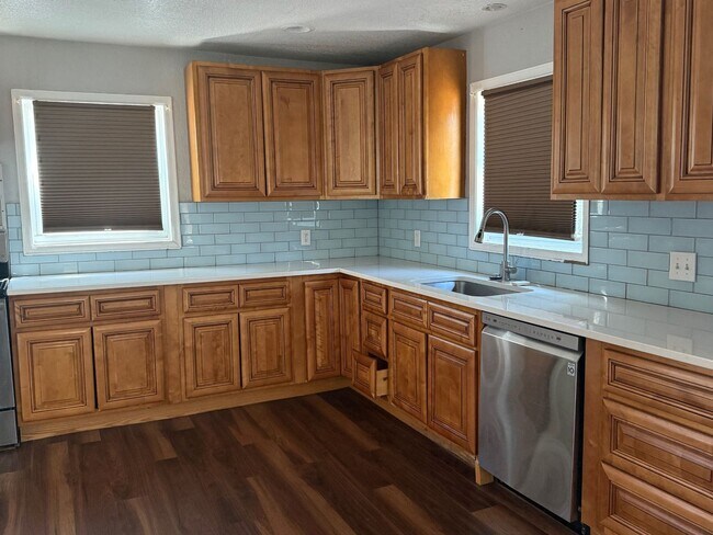 Foto del edificio - 3 BR/2BA | Newly Renovated Single Family Home | Great backyard | In Denver!
