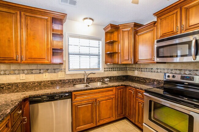 Foto del edificio - 8562 Shingle Oaks Dr