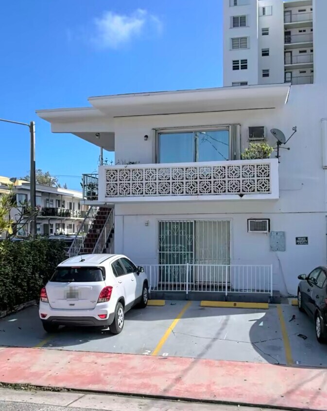 Foto principal - 520 W 79th St