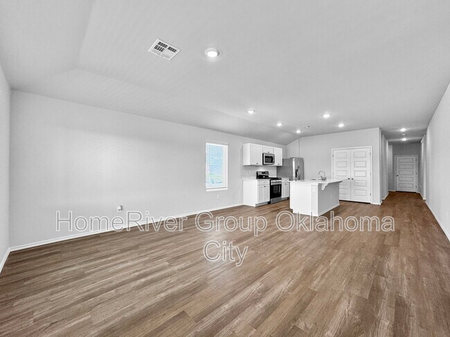 Foto del edificio - 6116 Holm Oak Rd
