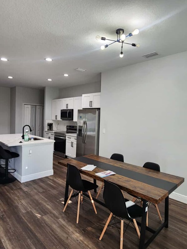 Foto del edificio - 817 Seabold Ave NW