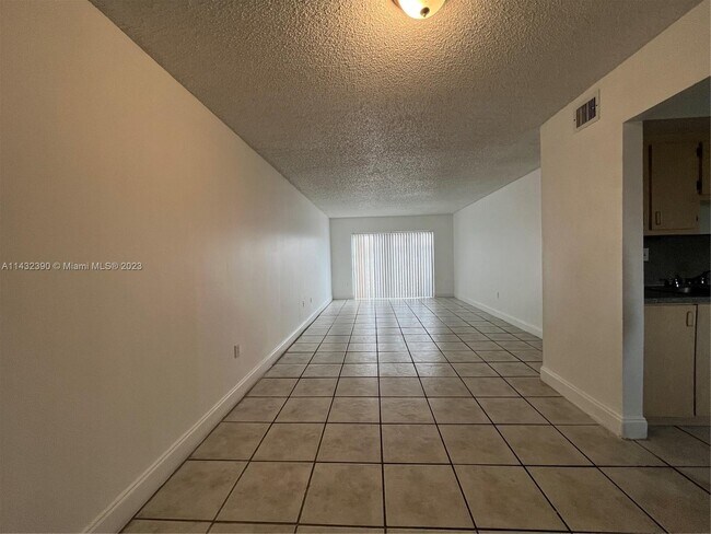 Foto del edificio - 3710 NW 21st St