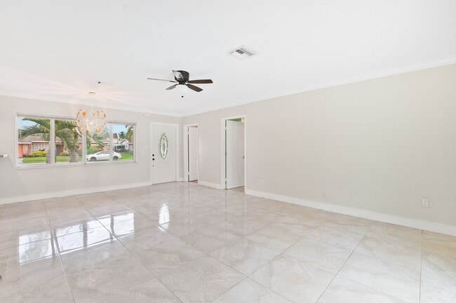 Building Photo - 1303 Braeburn