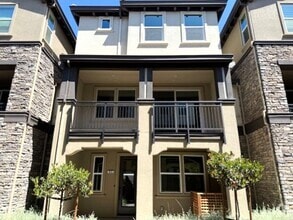 Building Photo - 912 Kolbe Ln