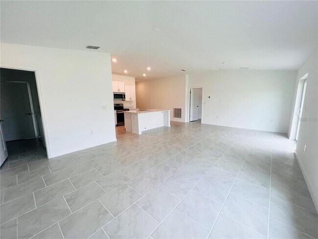 Foto del edificio - 100 Oakwood Ct