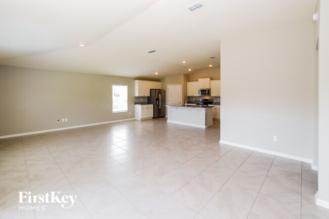 Foto del edificio - 51 Rivertown Rd