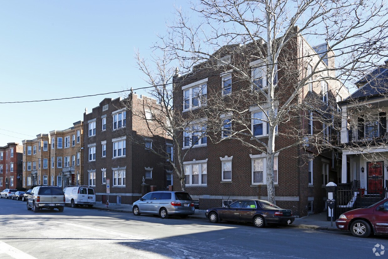 Foto principal - 121-123 Hawthorne Street
