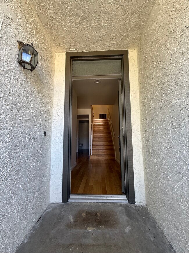 Foto del edificio - 1758 Palisades Dr