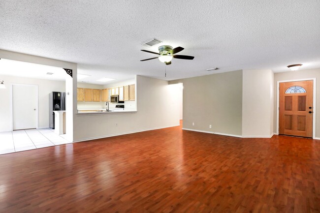 Building Photo - ***APPLICATION CURRENTLY UNDER REVIEW***Mo...