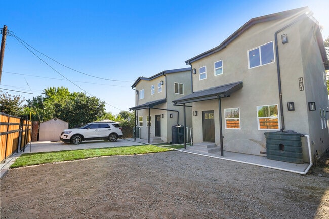 Building Photo - 11533 Dronfield Ave