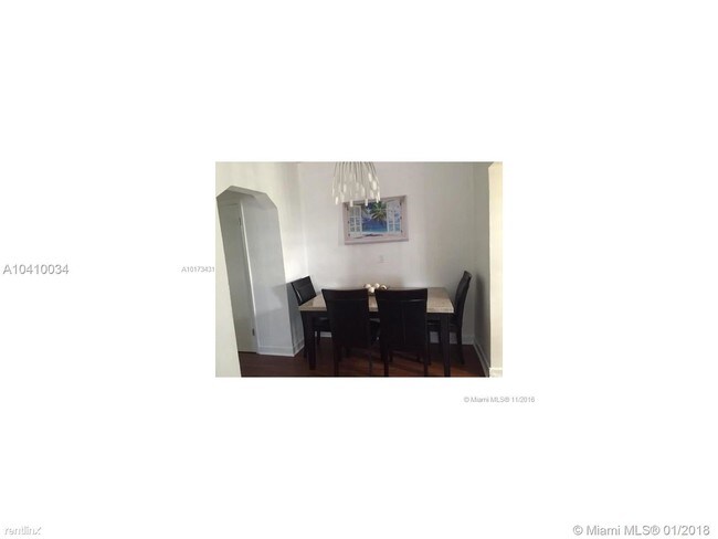Foto del edificio - 7511 Carlyle Ave