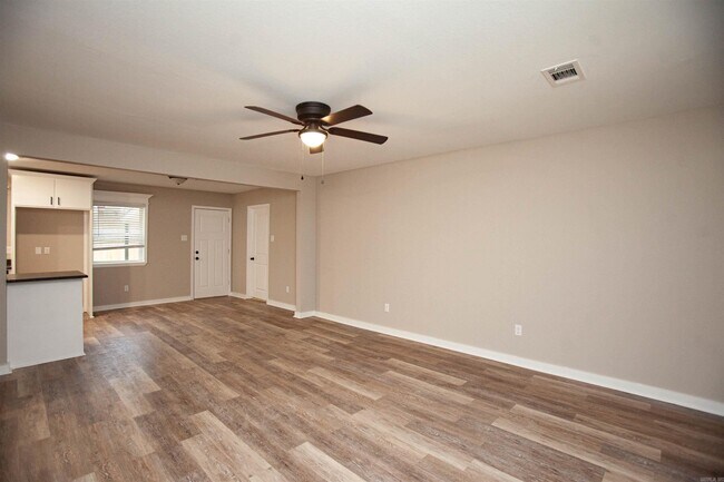 Building Photo - 54 Pheasant Run Dr