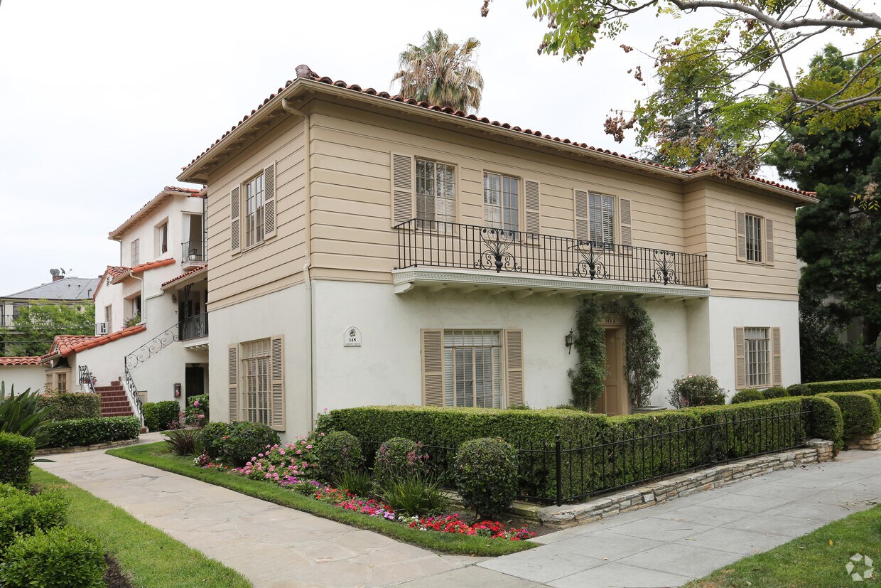 Foto principal - 148 S Camden Dr