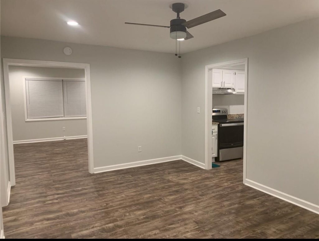 DINING ROOM SPACE - 2400 Campbellton Rd SW