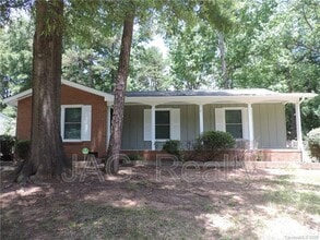 Building Photo - 841 Carrington Dr