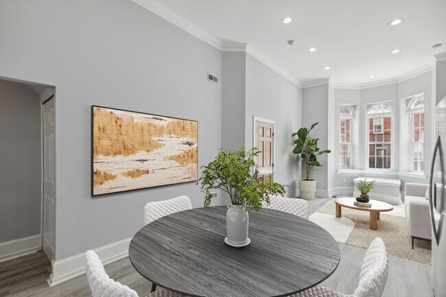 Foto del edificio - 3009 W Girard Ave