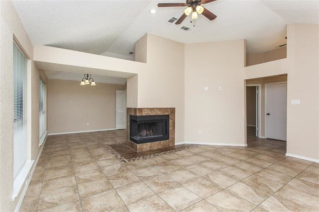 Building Photo - 3905 Drakestone Ave