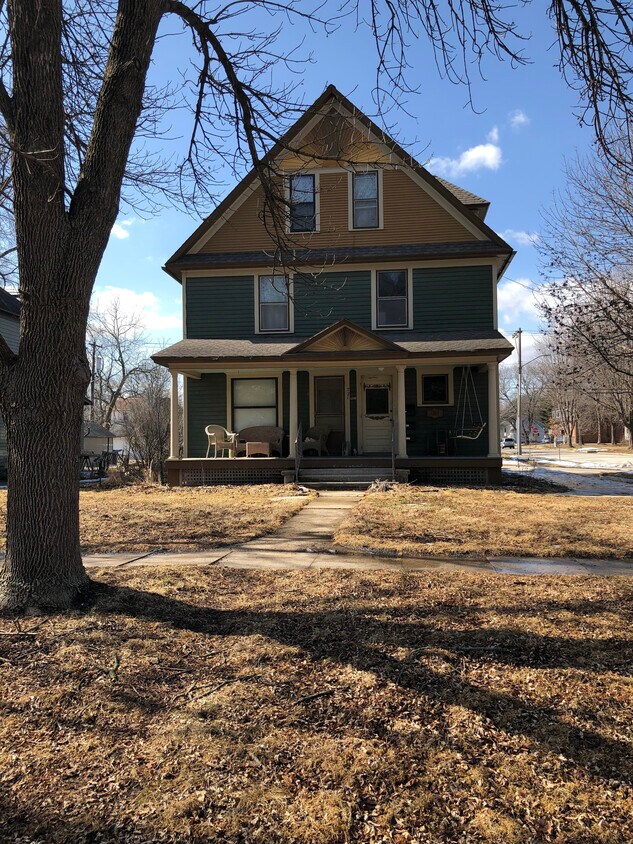 721 Avenue Unit 2, Ames, IA 50010 721 Avenue Ames