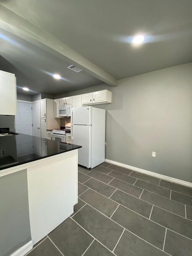 Foto del edificio - 7137 E Newton St