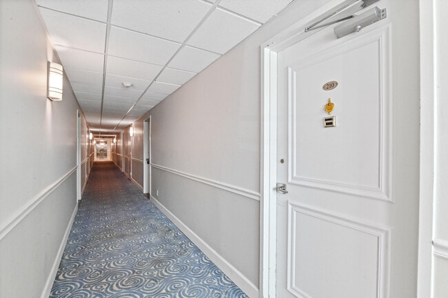 Building Photo - 2600 N Flagler Dr