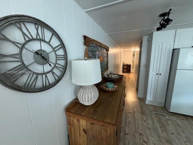 Foto del edificio - 231 W Lake Dr