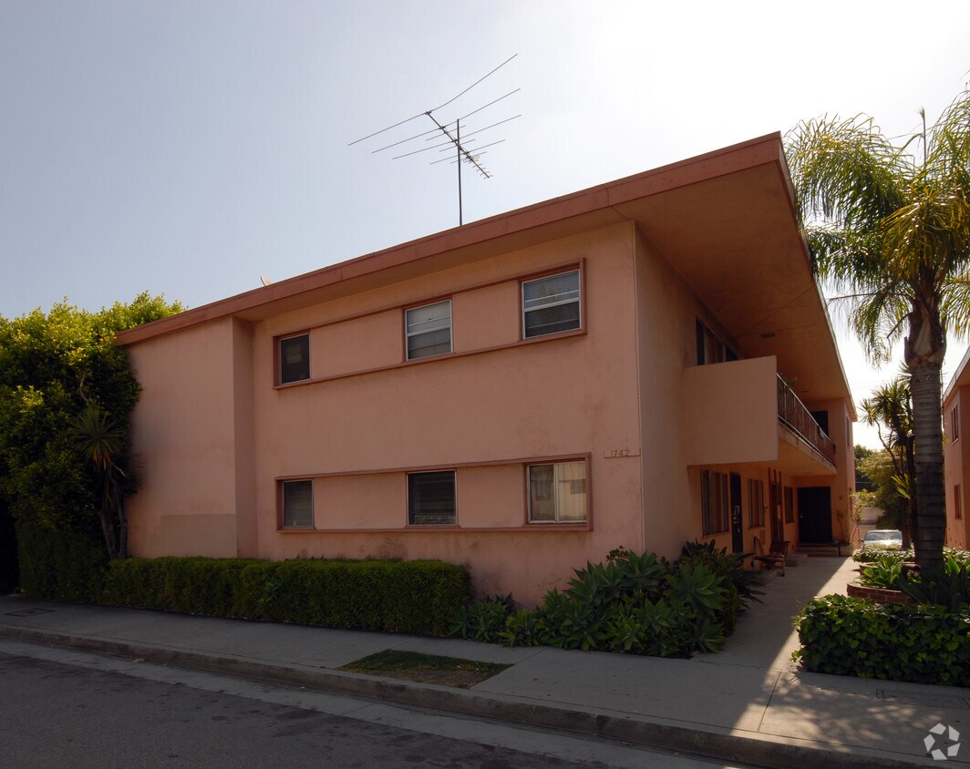 Foto principal - 1742 S Robertson Blvd