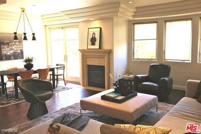 Building Photo - 12044 Hoffman St