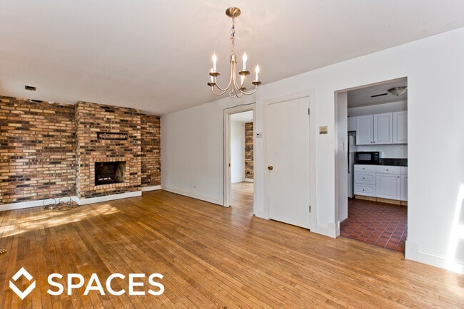 Building Photo - 1255 W Belden Ave