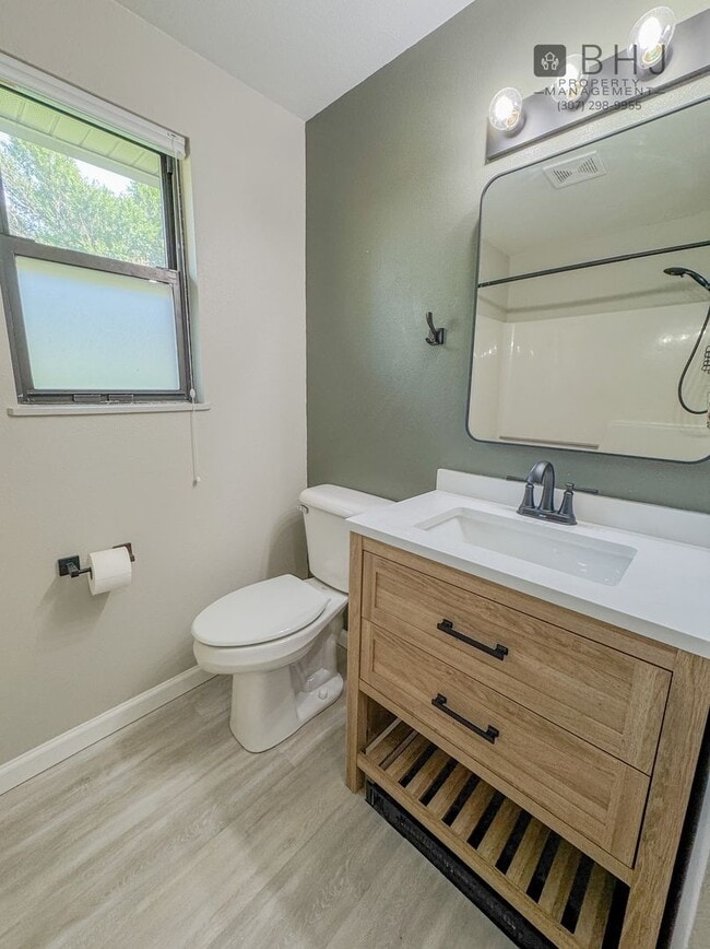 Foto del edificio - Dog Friendly 2 bed/ 1 bath HOUSE for Rent!