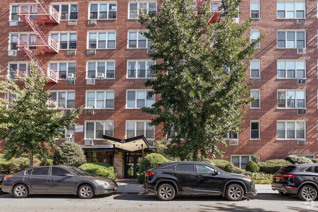 Foto del edificio - 465-495 E 7th St