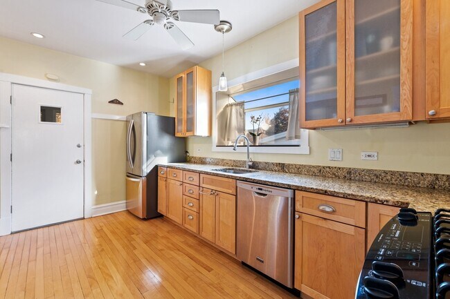 Foto del edificio - 1760 Henley St