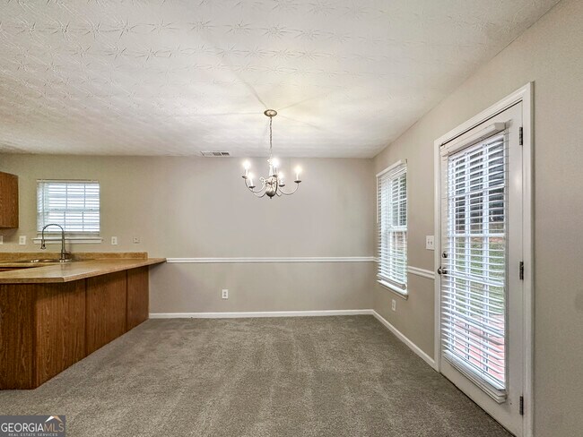 Foto del edificio - 236 Sableshire Way