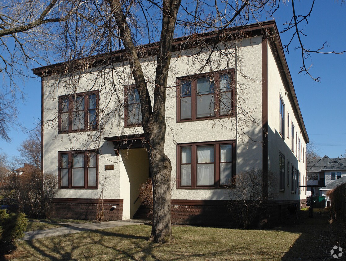 Building Photo - 1847 Laurel Ave