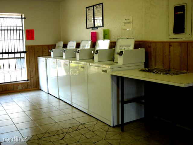 Foto del edificio - 3754 W Buckingham Rd