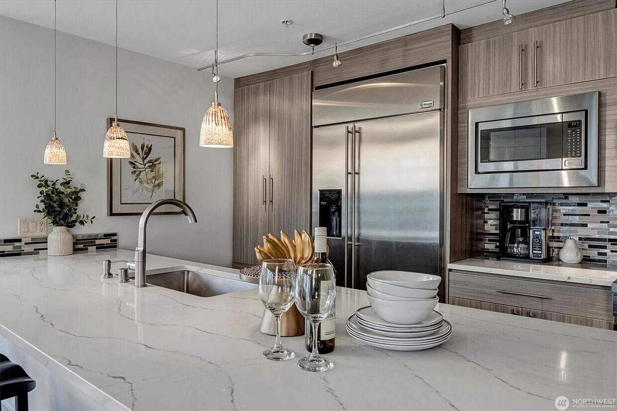 Foto principal - 3Bd/2Ba Bellevue Condo