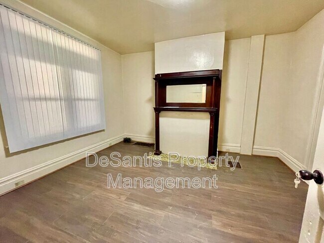 Foto del edificio - 3104 Terrace St