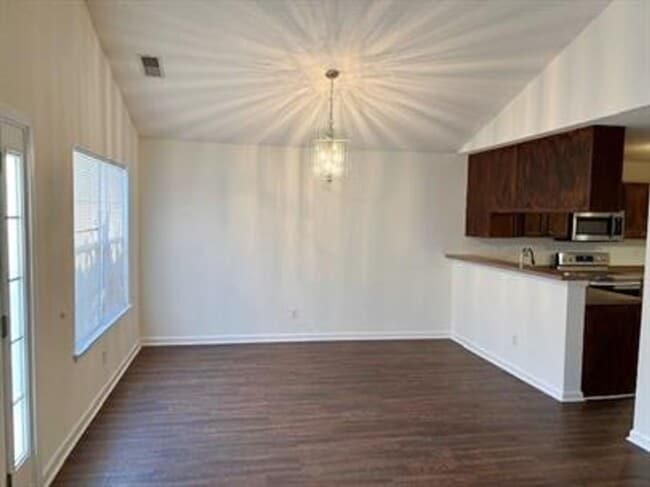 Foto del edificio - ? For Rent: Beautiful 3 Bedroom, 2 Bath Home located at the farm?