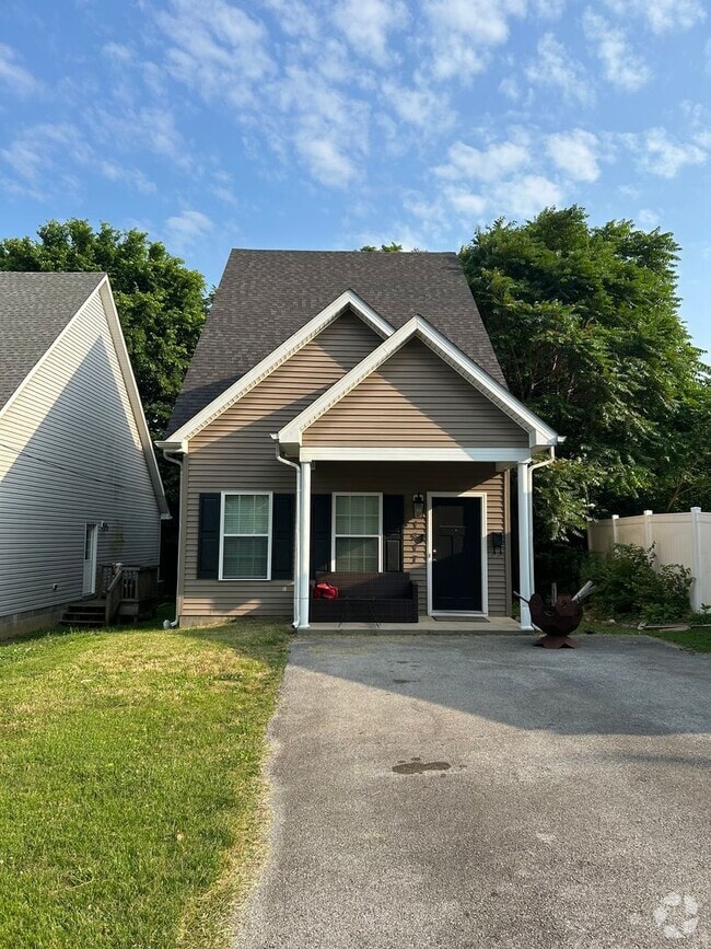 Building Photo - 1517 Kenton St