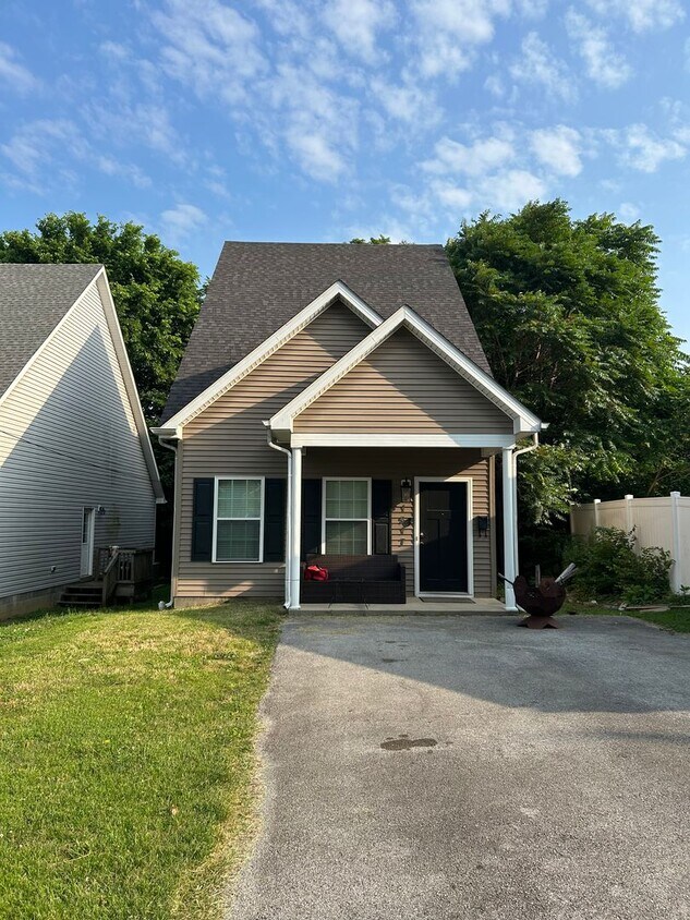 Primary Photo - 1517 Kenton St