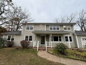 Building Photo - 153 Cedar Swamp Rd