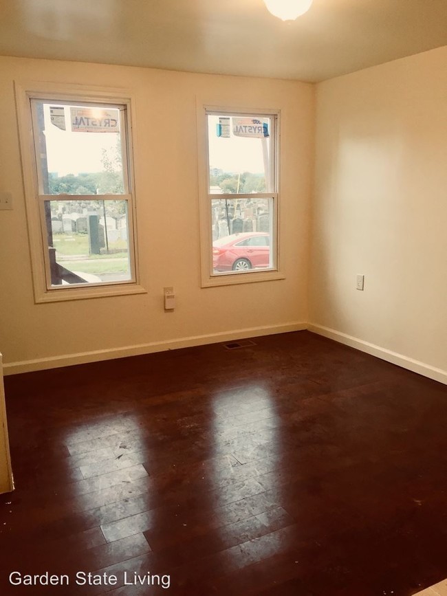 Building Photo - 3 br, 1 bath House - 290.5 S. 20th Street