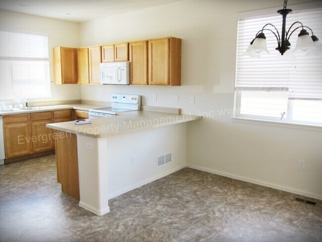 Foto del edificio - Amazing 3 Bedroom, 3 Bath Home in Greeley