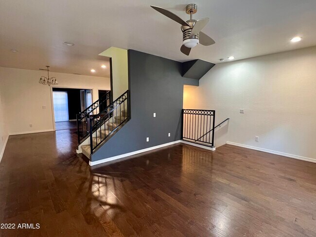 Building Photo - 3433 E Avalon Dr