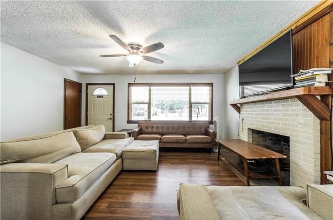 Foto del edificio - 1203 N Sang Ave