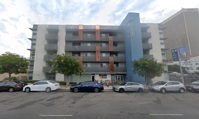 Building Photo - 540 Normandie Ave