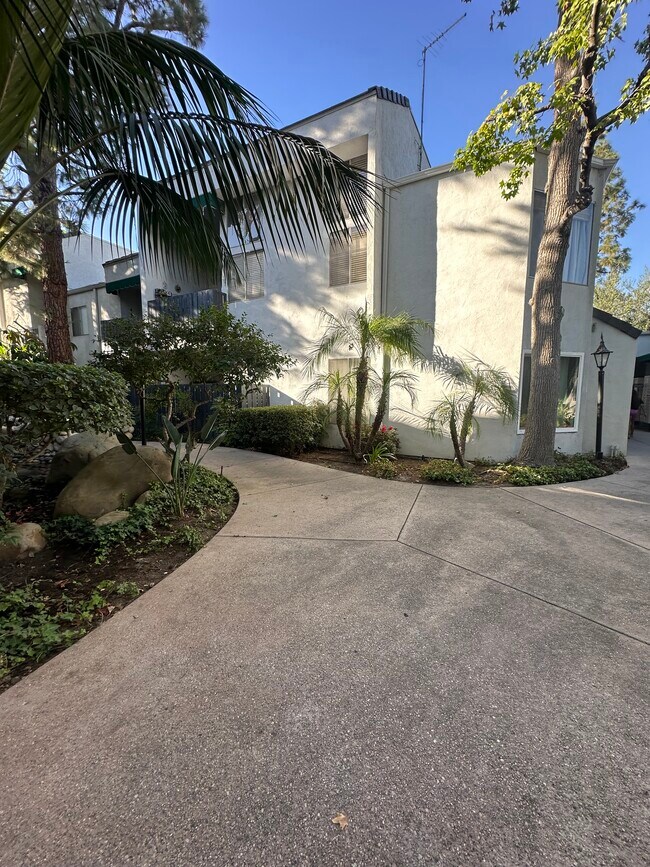 Building Photo - 18645 Hatteras St