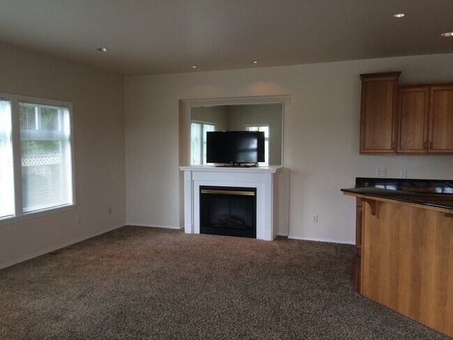 Foto del edificio - 6367 Murray Way NE
