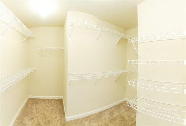 Building Photo - 4980 Ducote Trail