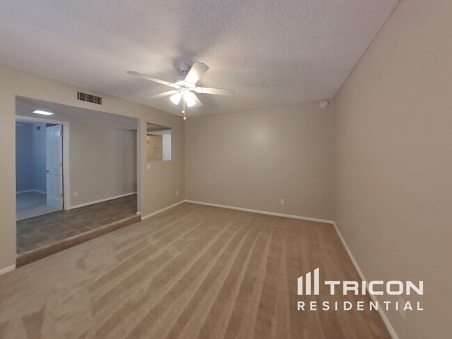 Building Photo - 1550 E Kramer St