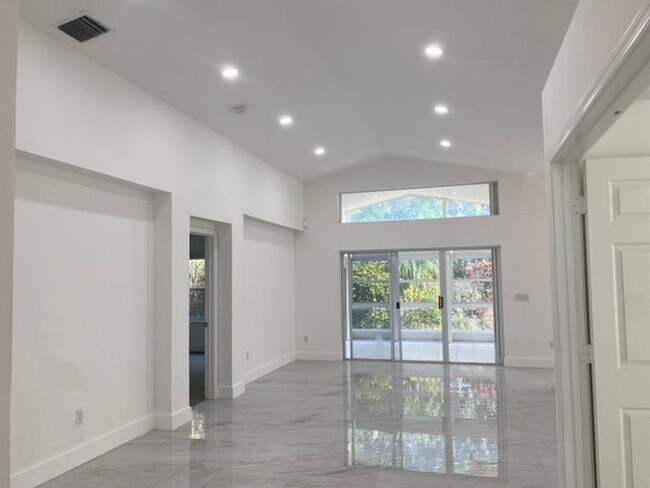 Foto del edificio - 8814 Thames River Dr